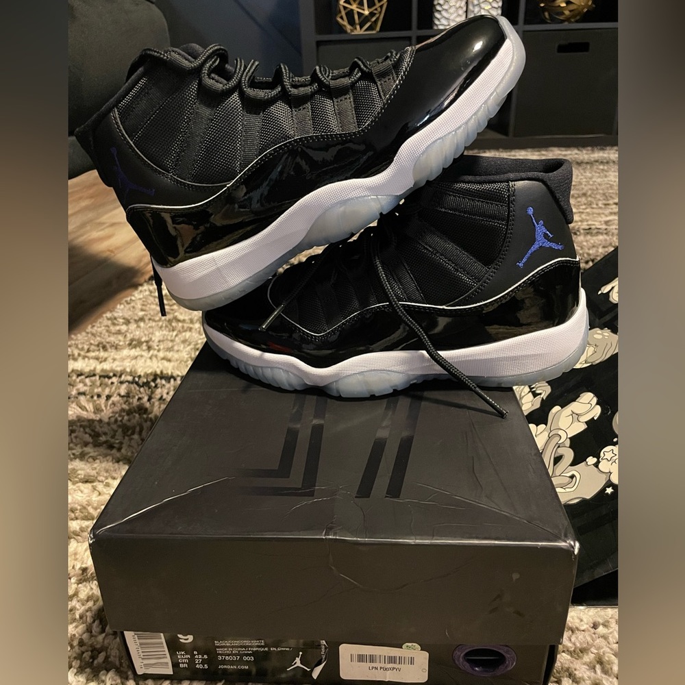 Air Jordan 11 space jam 2016